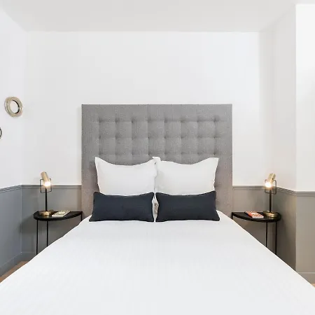 Livinparis - Luxury 3 Bedrooms Arc De Triomphe I Apartment *
