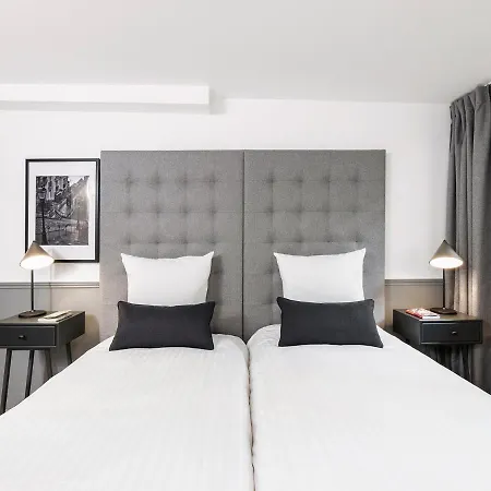Livinparis - Luxury 3 Bedrooms Arc De Triomphe I Apartment